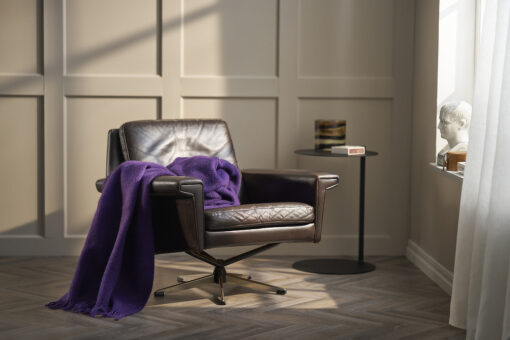 woondeken paars effen lamswol klippan gotland plum