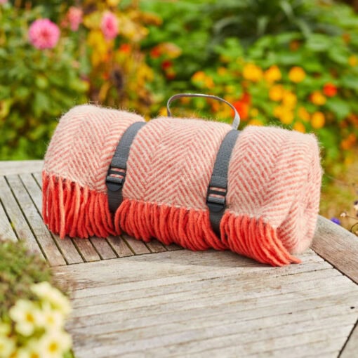 picknick kleed koraalroze wol visgraatpatroon tweedmill herringbone flamingo pearl