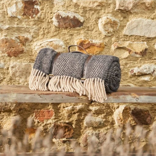 wollen picknickkleed zwart tweedmill herringbone vintage