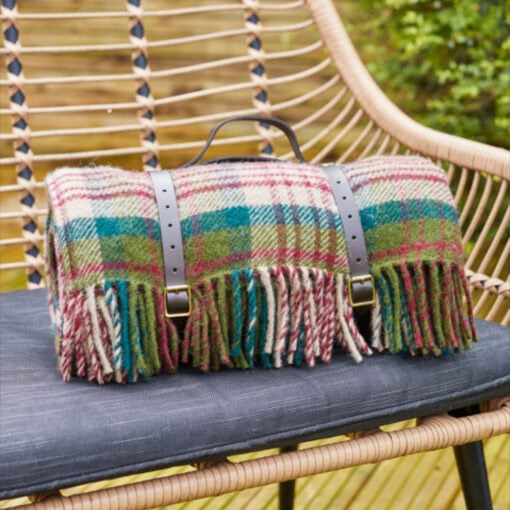 wollen picknickkleed bordeaux groen beige tweedmill textiles tartan thistleberry