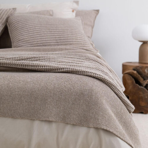 bedsprei beige katoenmix fijngebreid moyha two weaves smooth beige