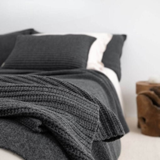 bed sprei grafiet katoen grofgebreid moyha two weaves weave graphite