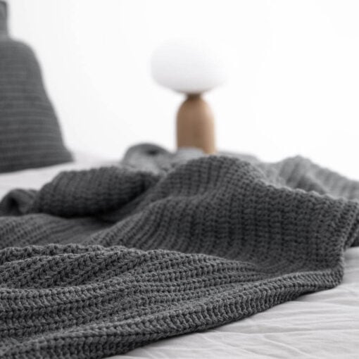 bedsprei grafiet katoen grofgebreid moyha two weaves weave graphite