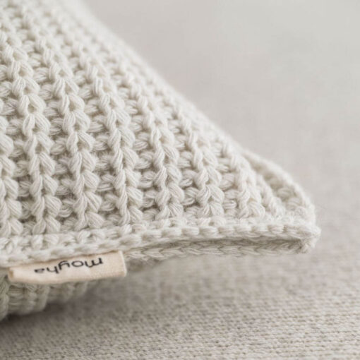 detail kussen creme grofgebreid vierkant moyha two weaves weave cream