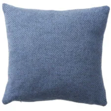 kussen blauw vergrijsd effen lamswol klippan gotland infinity blue